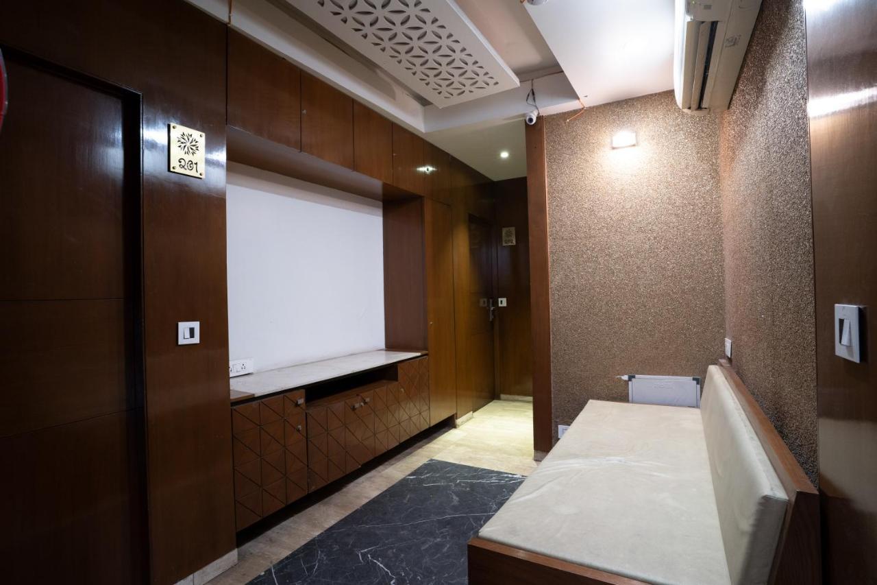 Hotel Kyra Airport Αχμπανταμπάντ Εξωτερικό φωτογραφία