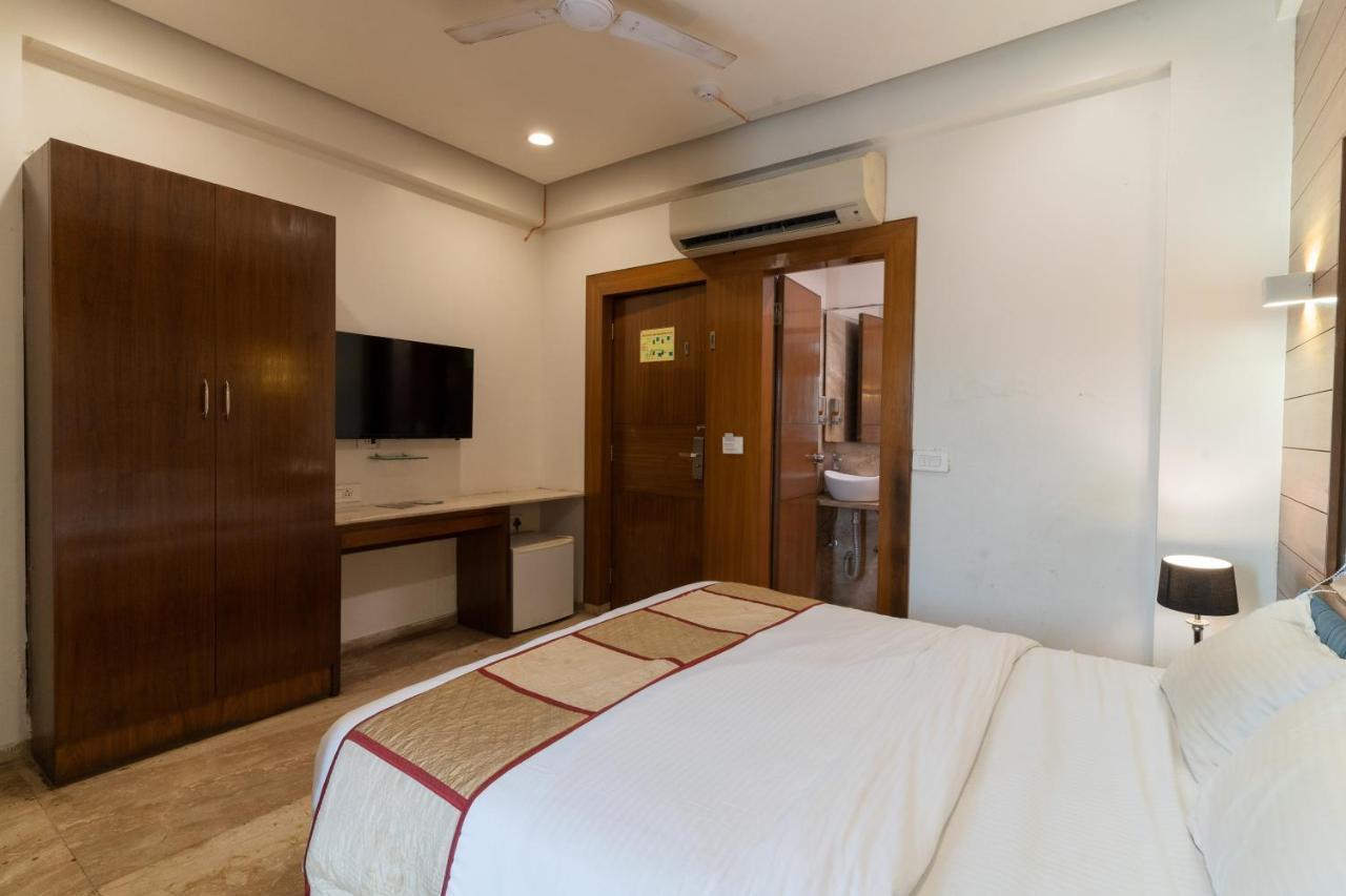 Hotel Kyra Airport Αχμπανταμπάντ Εξωτερικό φωτογραφία